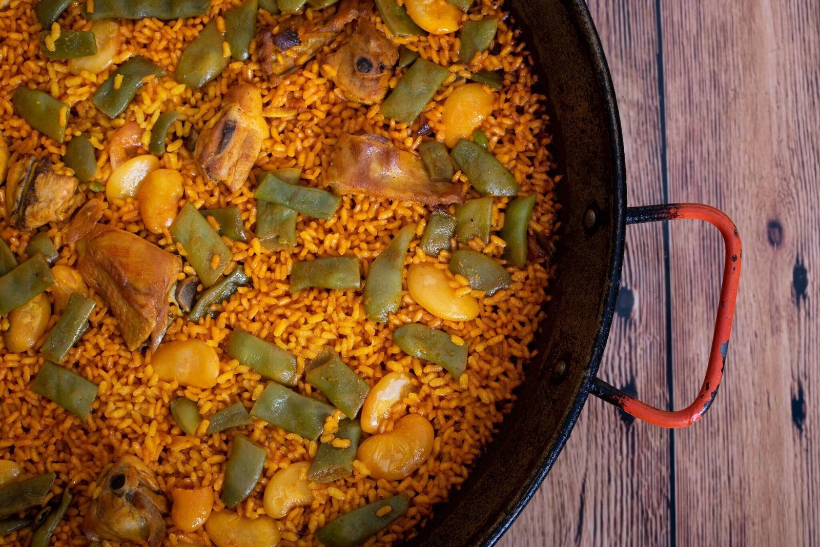 Acompañamientos ideales para la Paella Valenciana  