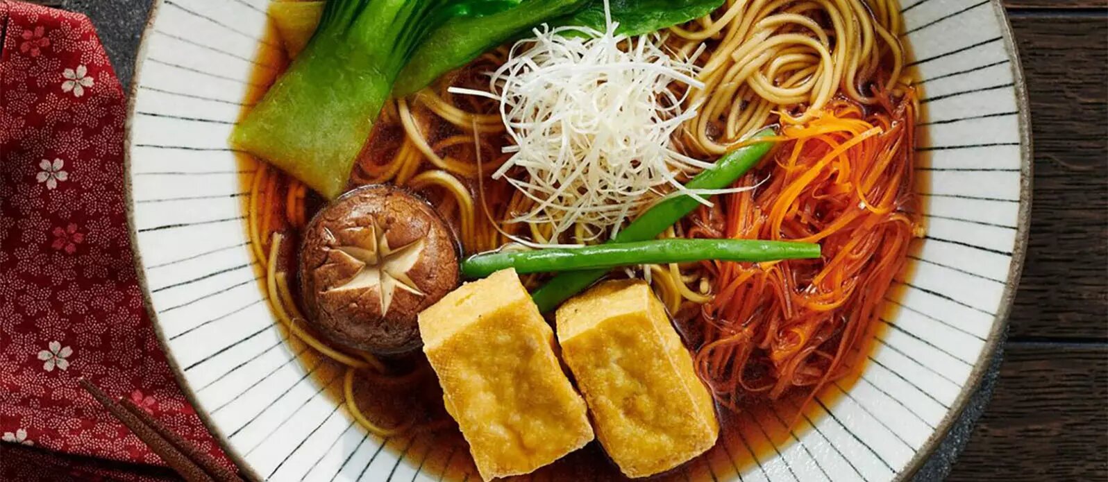 Beneficios del ramen vegetariano con algas marinas