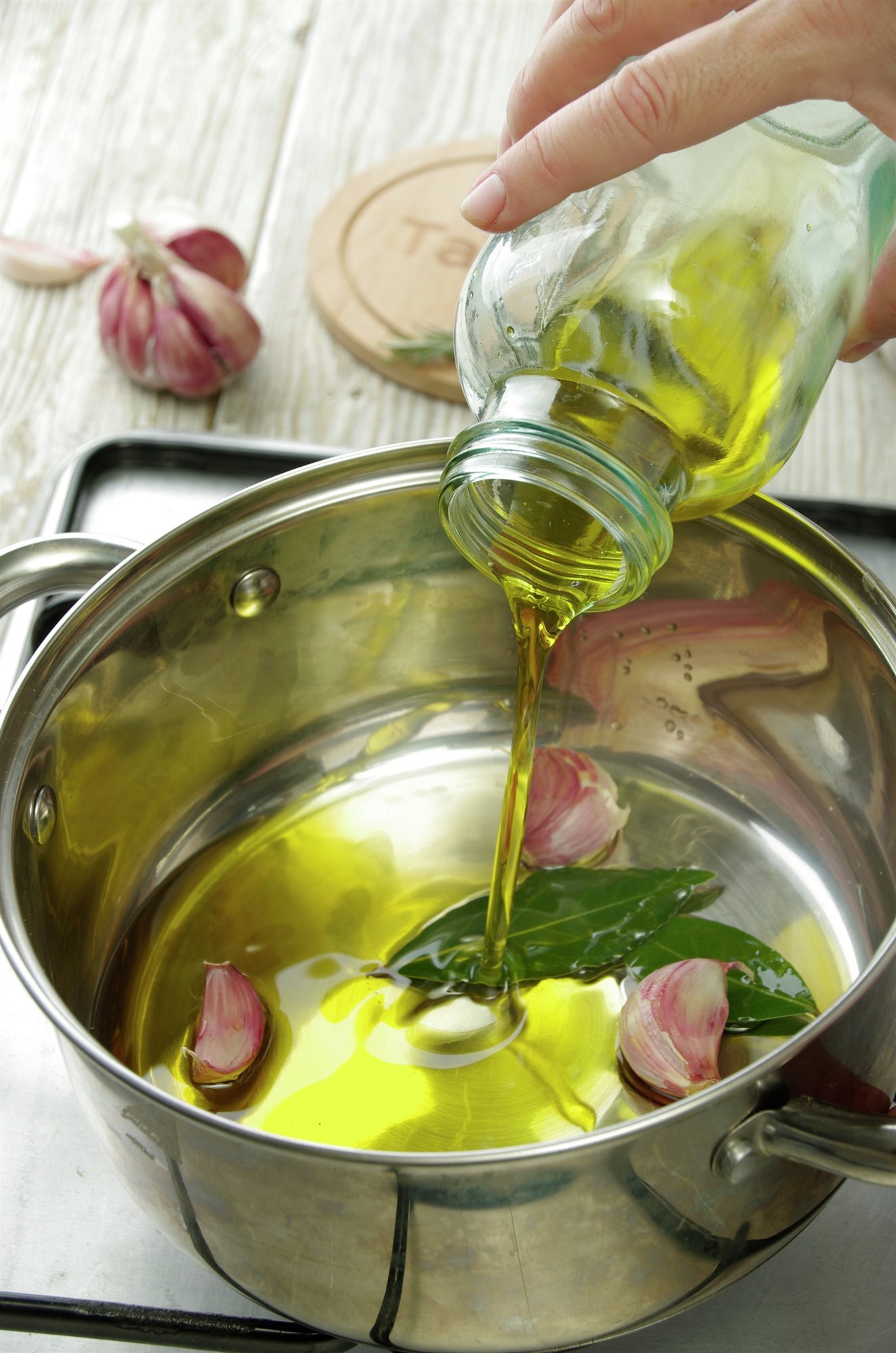 Guía Paso a Paso: Elaboración del Conejo Confitado con Ajo