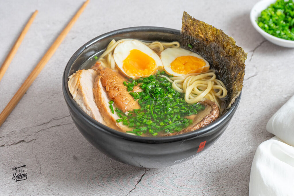 Paso a paso para preparar el ramen de pescado  