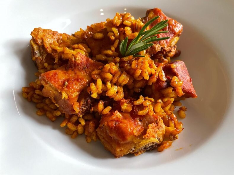 Pasos para preparar la paella de costillas