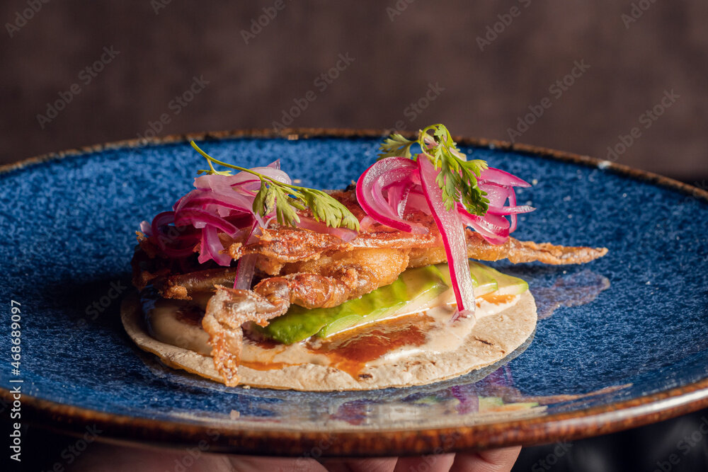 Variaciones y opciones para personalizar tus tacos de jaiba con aguacate  