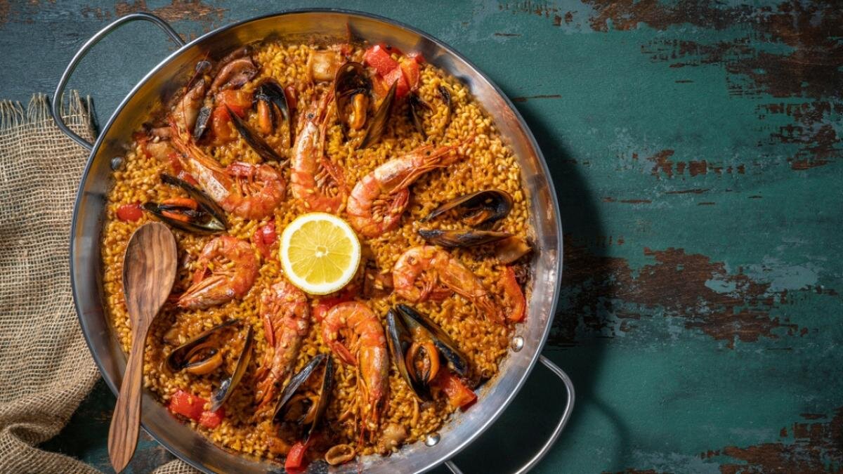 Guía Paso a Paso: La Técnica de la Paella Perfecta