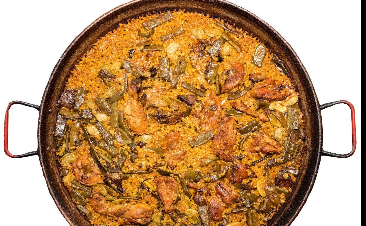 Ingredientes Esenciales para una Paella Magistral