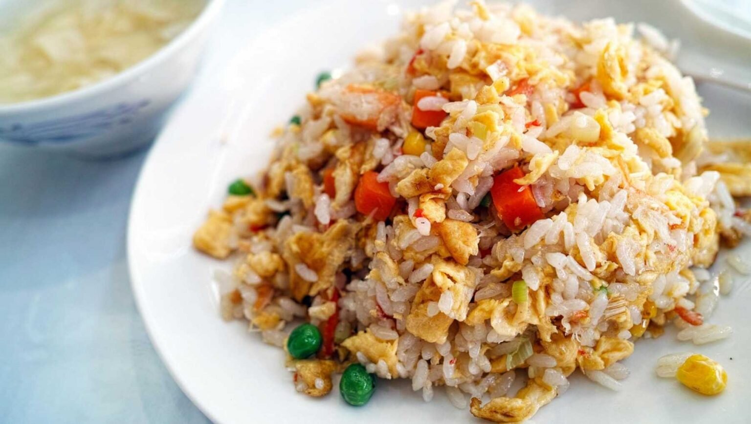 Guía paso a paso: Cómo preparar arroz tres delicias en casa